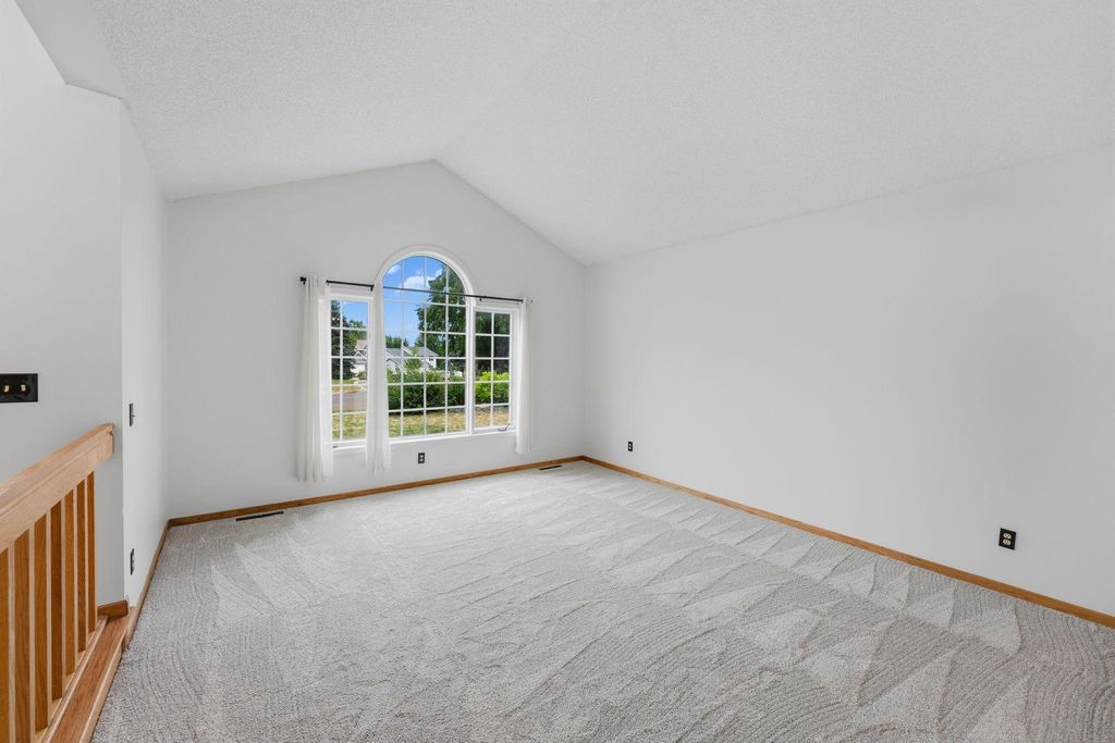 2320 Parkview Lane, Woodbury, MN 55125 — photo 4