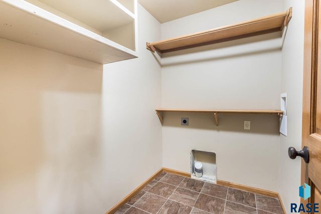 404 United Ave Avenue, Harrisburg, SD 57032
