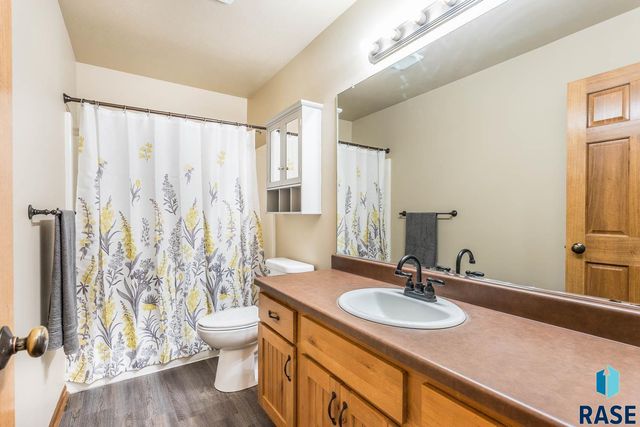 404 United Ave Avenue, Harrisburg, SD 57032
