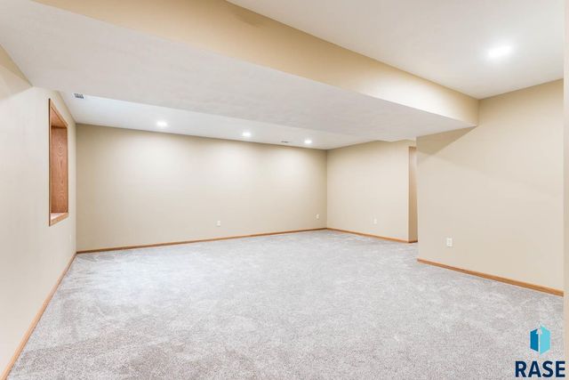 404 United Ave Avenue, Harrisburg, SD 57032