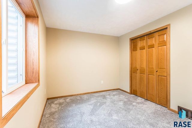 404 United Ave Avenue, Harrisburg, SD 57032