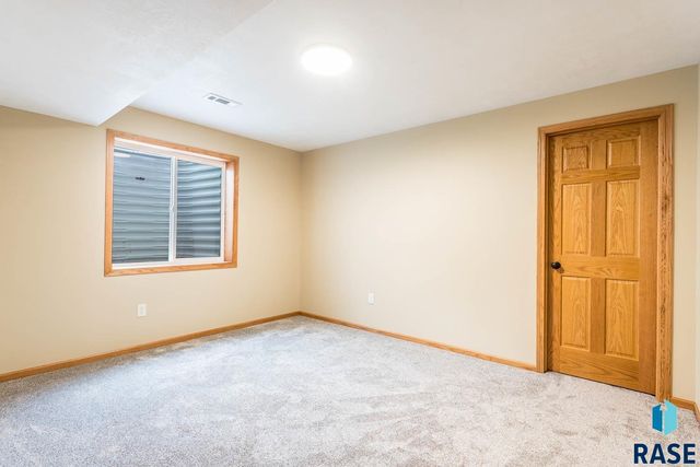 404 United Ave Avenue, Harrisburg, SD 57032