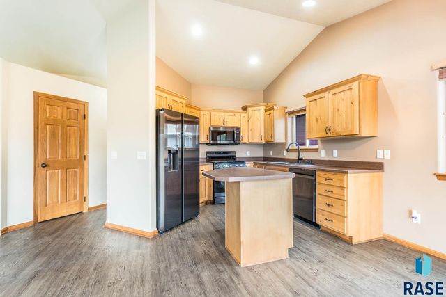 404 United Ave Avenue, Harrisburg, SD 57032