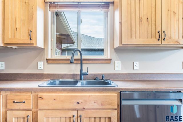 404 United Ave Avenue, Harrisburg, SD 57032