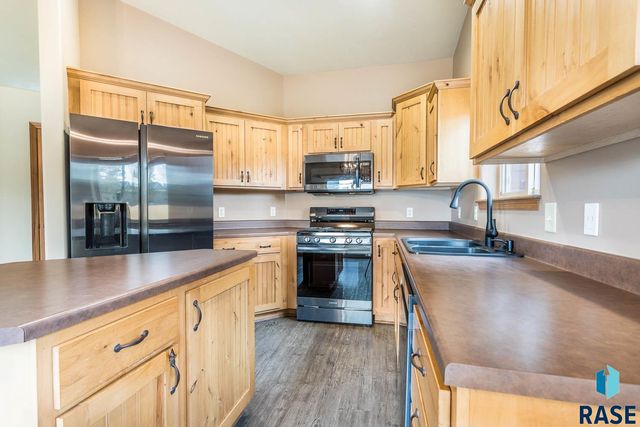 404 United Ave Avenue, Harrisburg, SD 57032