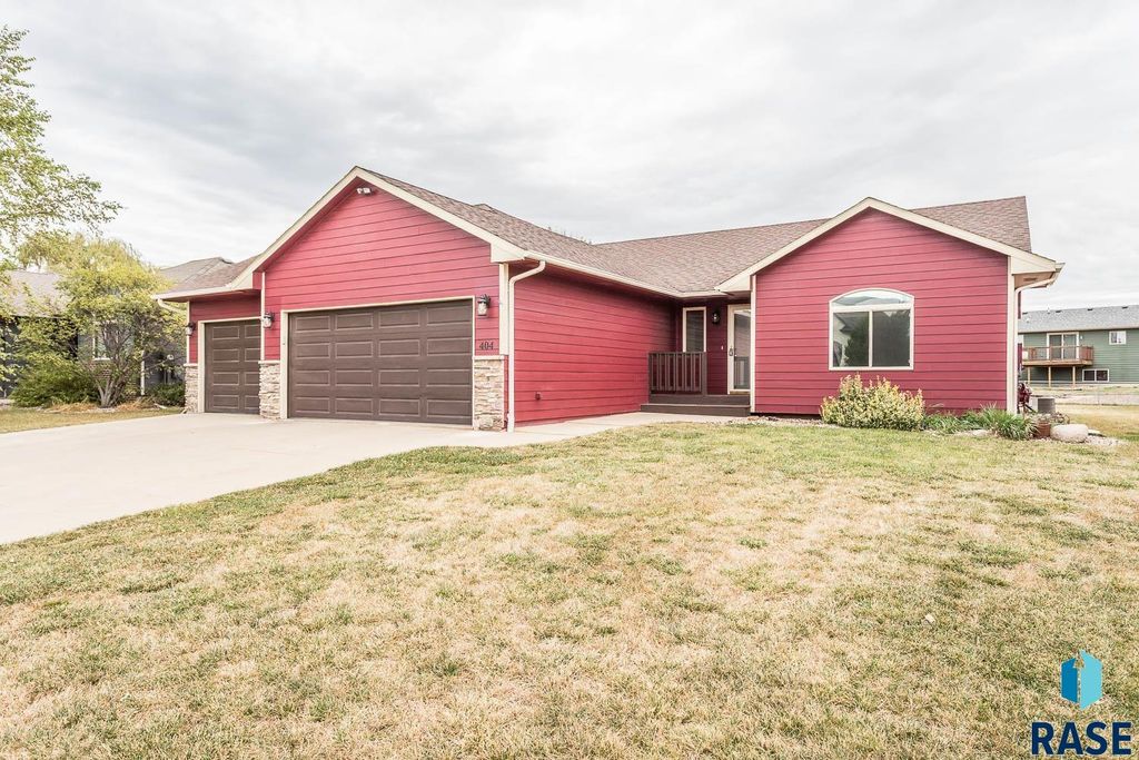 404 United Ave Avenue, Harrisburg, SD 57032