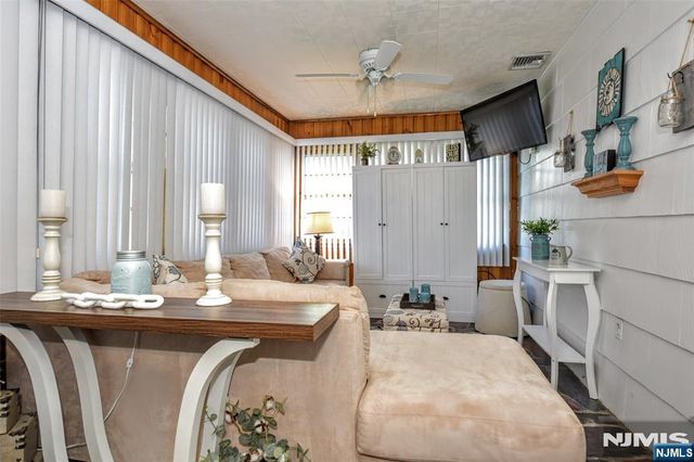 137 Manhattan Avenue, Waldwick, NJ 07463