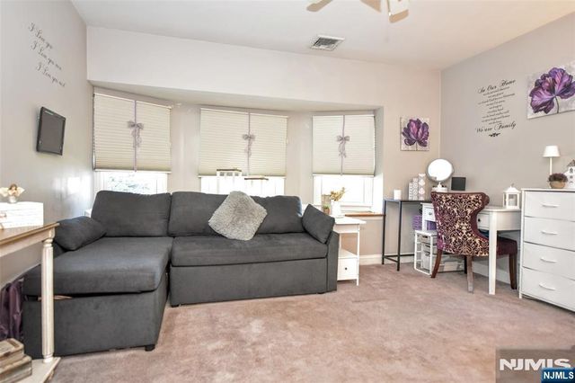 137 Manhattan Avenue, Waldwick, NJ 07463