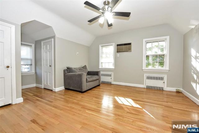 137 Manhattan Avenue, Waldwick, NJ 07463