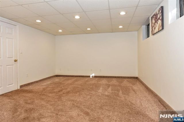 137 Manhattan Avenue, Waldwick, NJ 07463