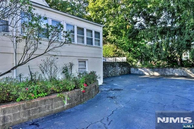 137 Manhattan Avenue, Waldwick, NJ 07463