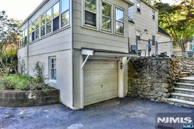 137 Manhattan Avenue, Waldwick, NJ 07463