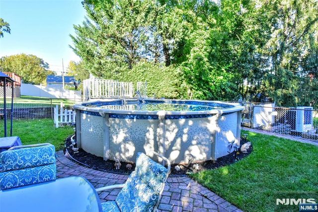 137 Manhattan Avenue, Waldwick, NJ 07463