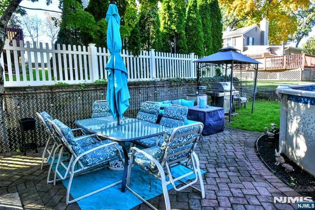 137 Manhattan Avenue, Waldwick, NJ 07463