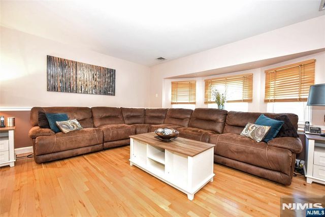 137 Manhattan Avenue, Waldwick, NJ 07463