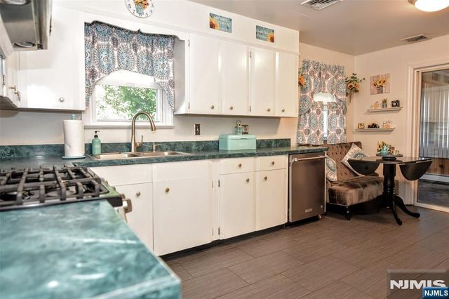 137 Manhattan Avenue, Waldwick, NJ 07463