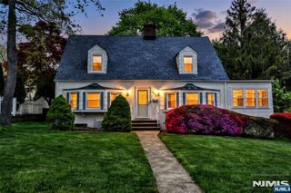 137 Manhattan Avenue, Waldwick, NJ 07463