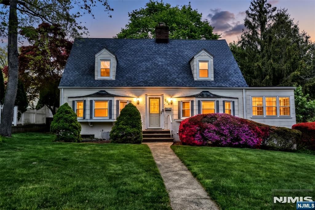 137 Manhattan Avenue, Waldwick, NJ 07463