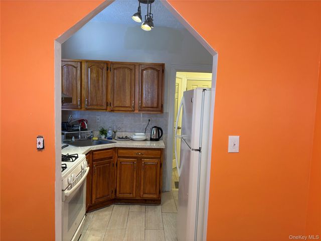 1004 Lenox Road, Brooklyn, NY 11212