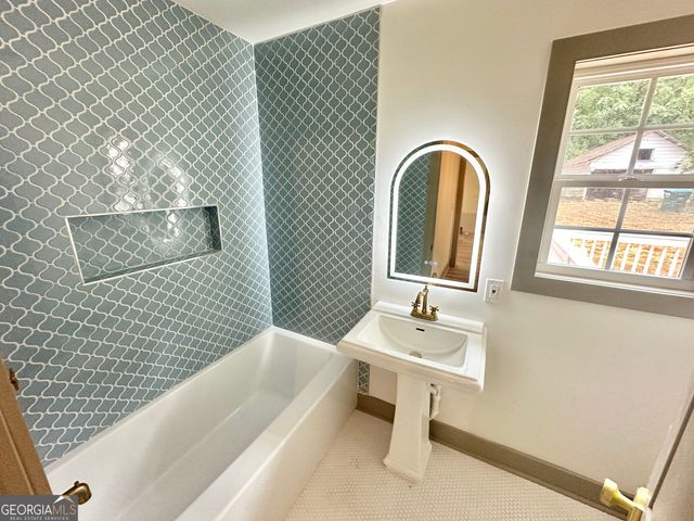 84 N Bowden Street, Commerce, GA 30529