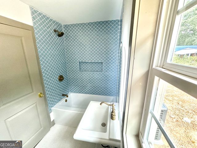 84 N Bowden Street, Commerce, GA 30529
