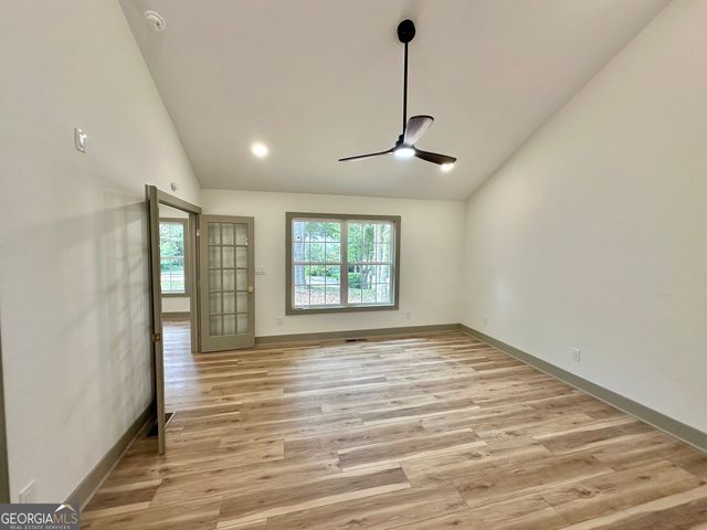 84 N Bowden Street, Commerce, GA 30529