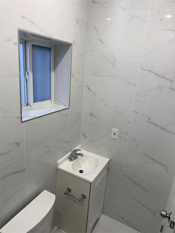 1450 SW 4th Street 2, Miami, FL 33135
