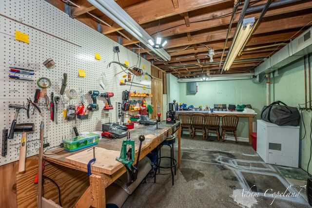 8148 Greenridge Drive, Jenison, MI 49428