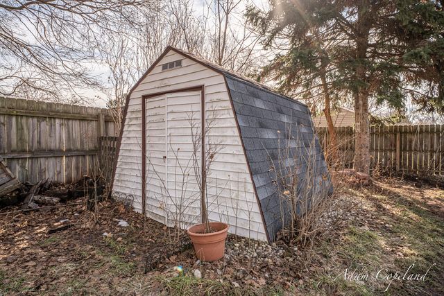 8148 Greenridge Drive, Jenison, MI 49428