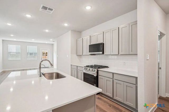 4330 Hobbiton Way, New Braunfels, TX 78130