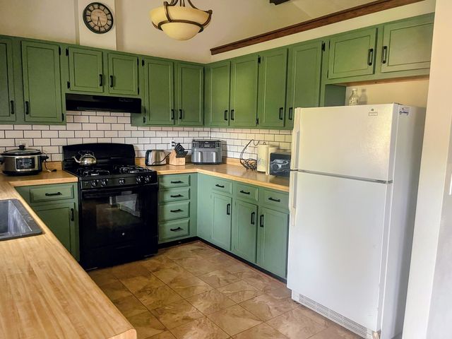 14521 LEO Lane, South Beloit, IL 61080