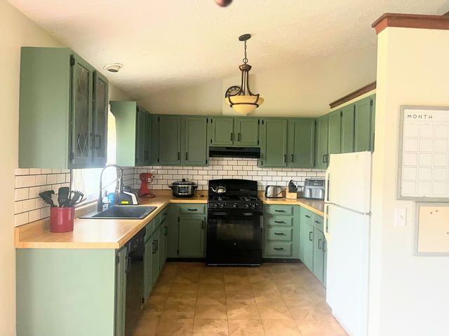 14521 LEO Lane, South Beloit, IL 61080