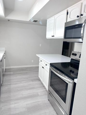 3031 N Civic Center Plaza 148, Scottsdale, AZ 85251