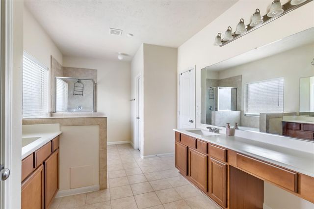 13602 Kodiak Brown Bear Street, Crosby, TX 77532