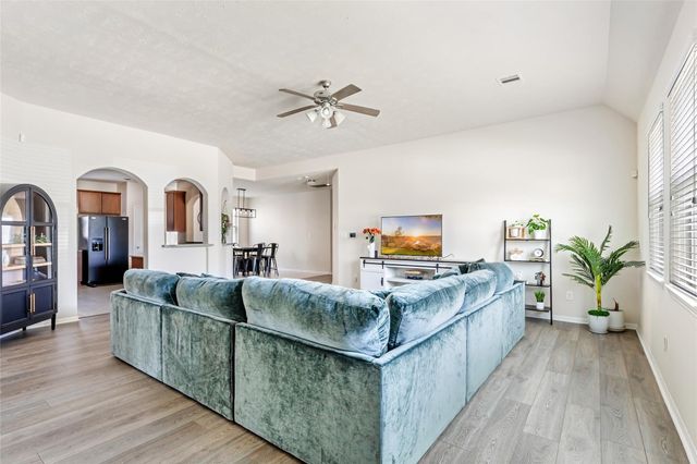 13602 Kodiak Brown Bear Street, Crosby, TX 77532