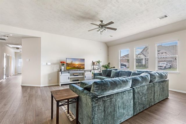 13602 Kodiak Brown Bear Street, Crosby, TX 77532