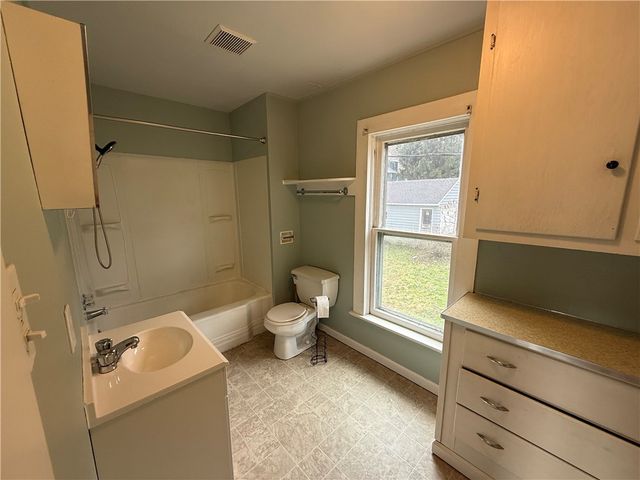 12 Thompson Avenue, Bradford City, PA 16701