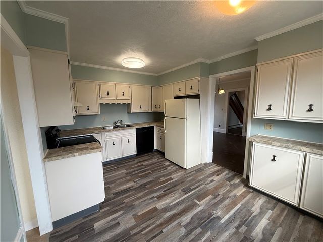 12 Thompson Avenue, Bradford City, PA 16701