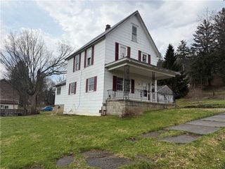 12 Thompson Avenue, Bradford City, PA 16701