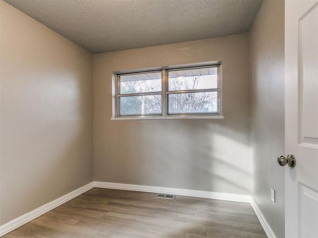 1805 S Jensen Avenue, El Reno, OK 73036