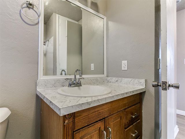 1805 S Jensen Avenue, El Reno, OK 73036