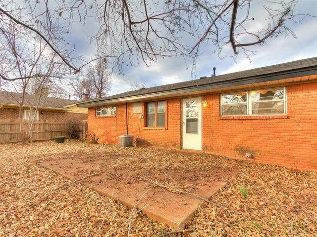 1805 S Jensen Avenue, El Reno, OK 73036
