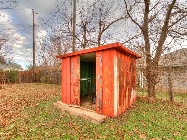 1805 S Jensen Avenue, El Reno, OK 73036