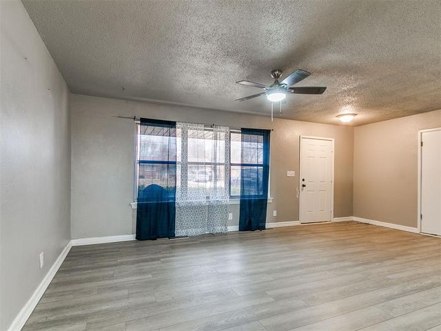 1805 S Jensen Avenue, El Reno, OK 73036