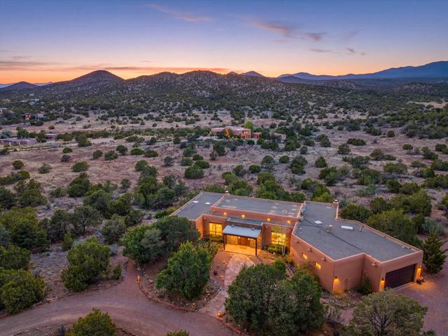 25 Buen Pastor, Santa Fe, NM 87508