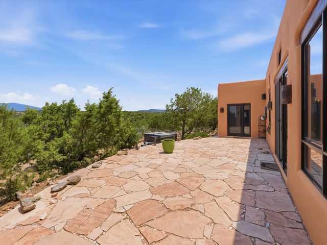 25 Buen Pastor, Santa Fe, NM 87508