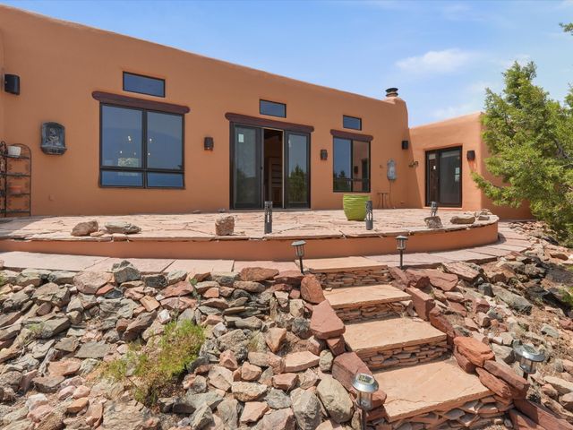 25 Buen Pastor, Santa Fe, NM 87508