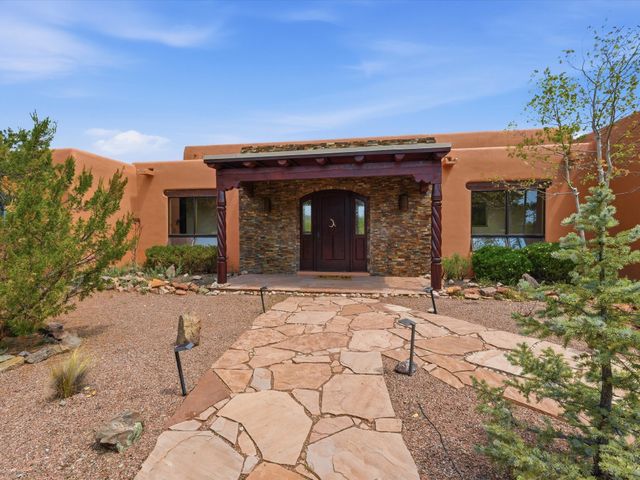 25 Buen Pastor, Santa Fe, NM 87508