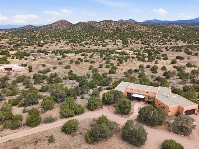 25 Buen Pastor, Santa Fe, NM 87508