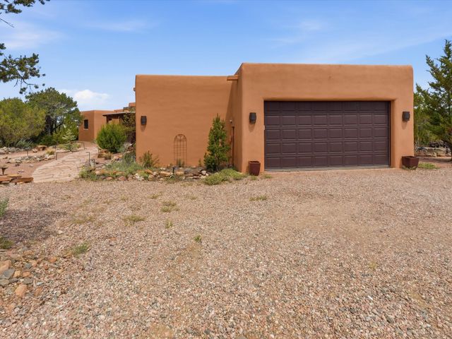 25 Buen Pastor, Santa Fe, NM 87508